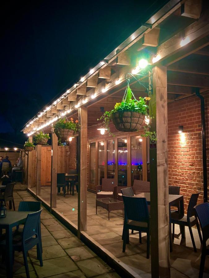 Crown & Anchor Hotel Woking Exterior photo